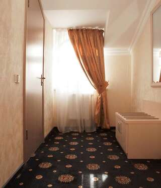 Отель Отель Гончар Киев Стандартный двухместный номер с 1 кроватью-11